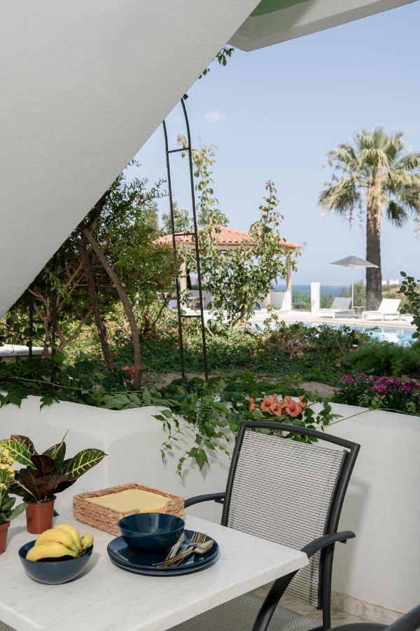 Villa Life Agia Marina  Exterior photo